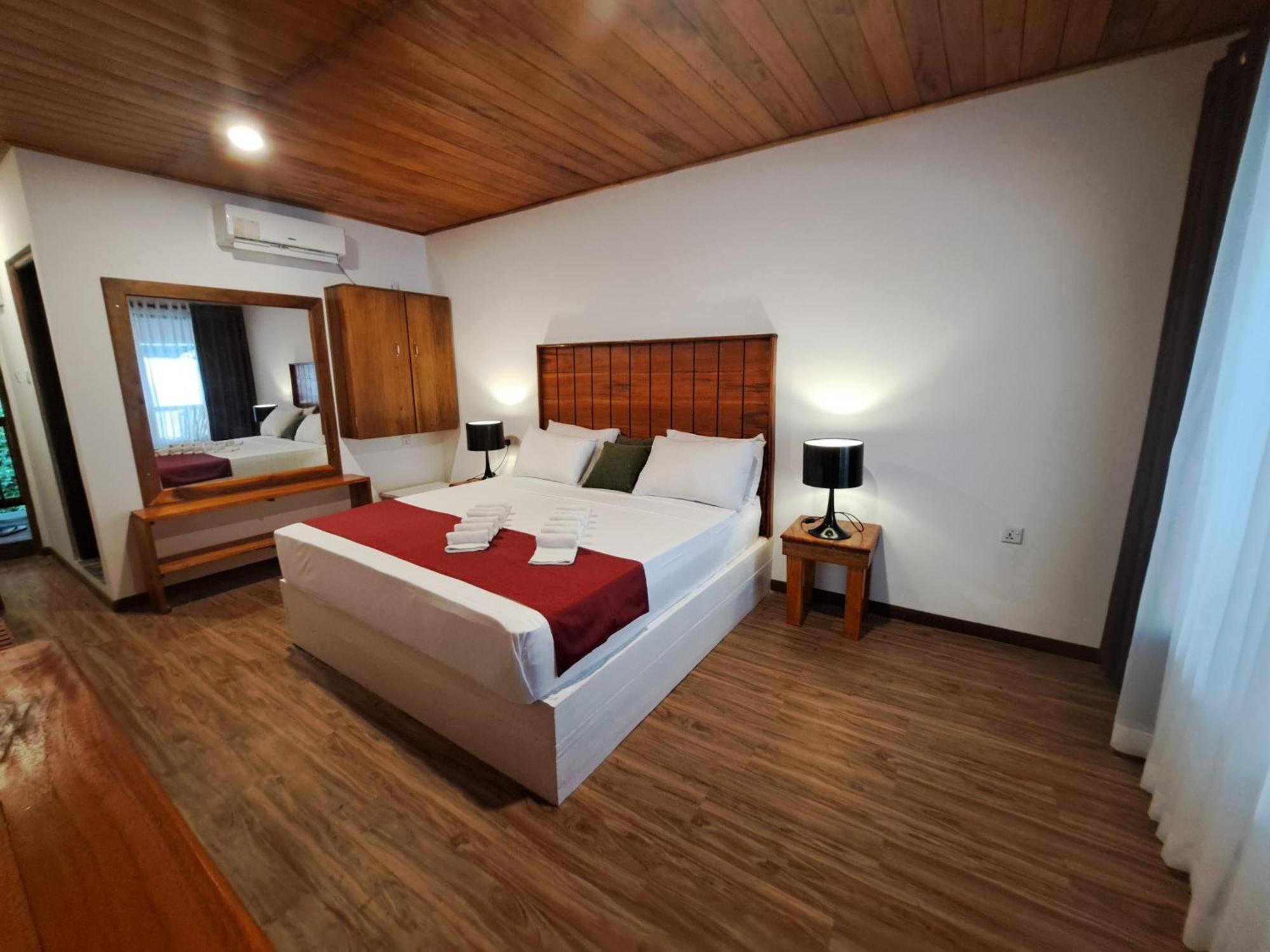 One World Mirissa Hotel ภายนอก รูปภาพ