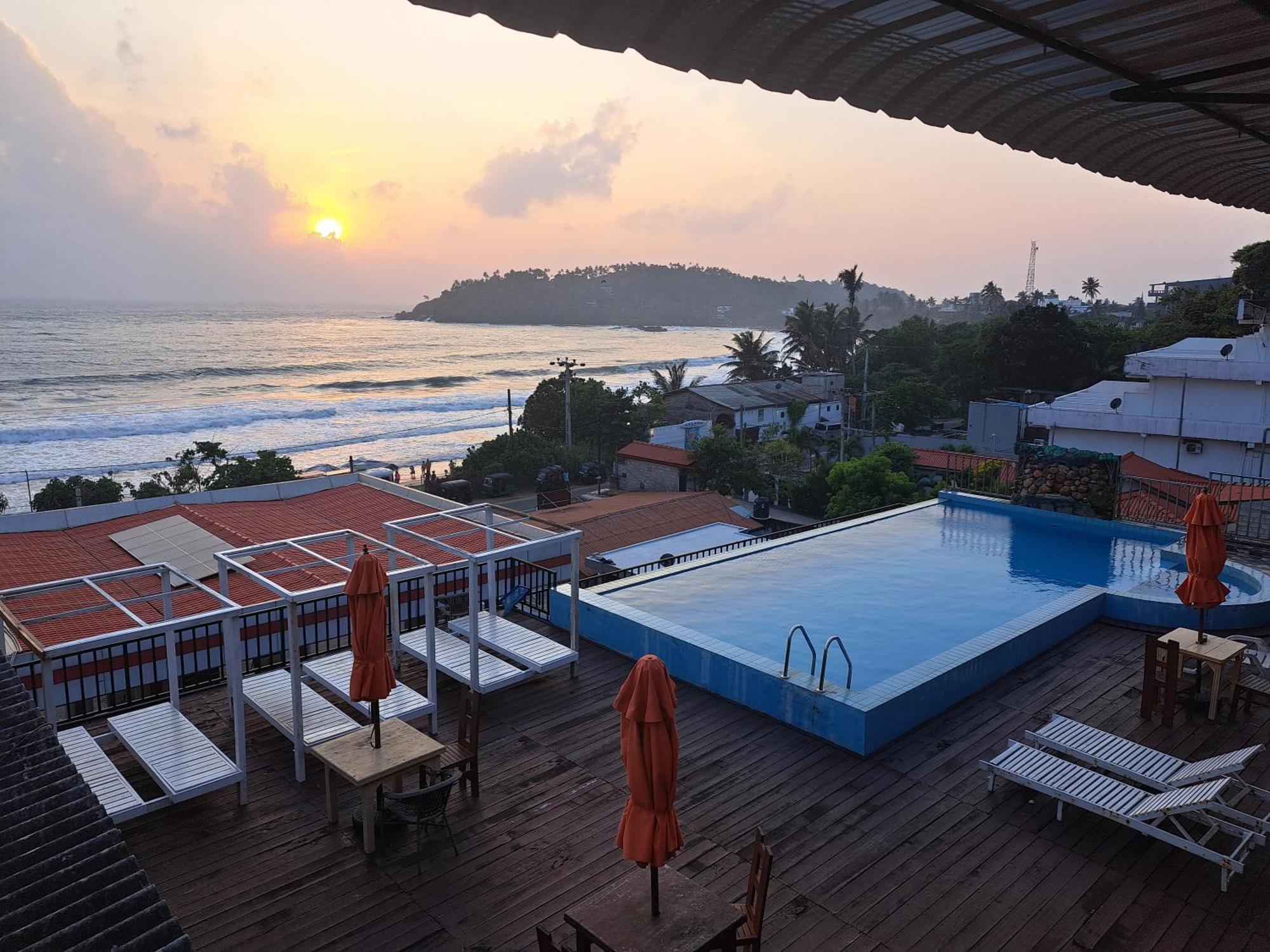 One World Mirissa Hotel ภายนอก รูปภาพ