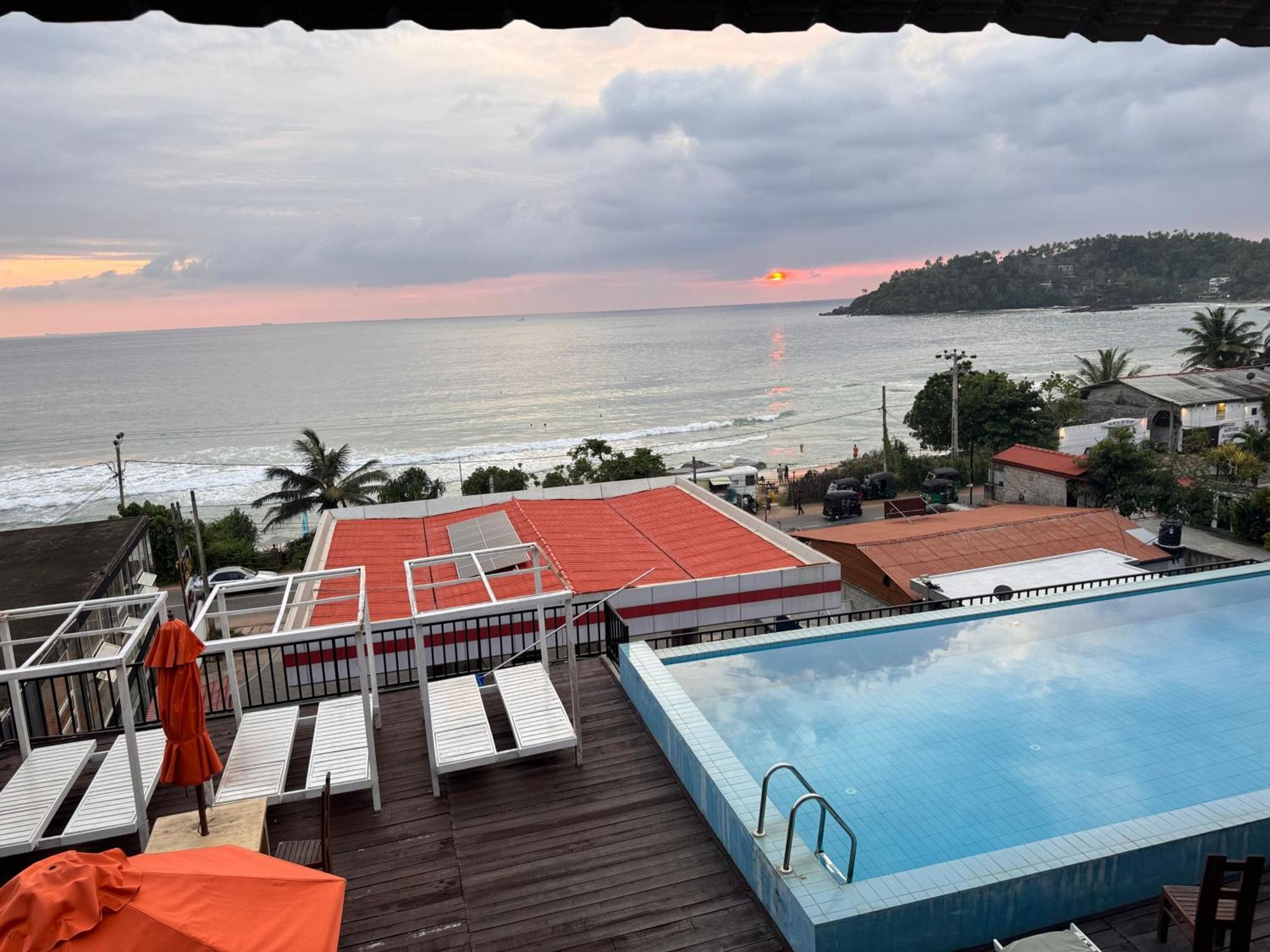 One World Mirissa Hotel ภายนอก รูปภาพ